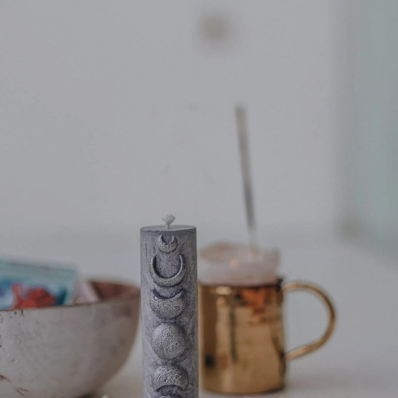 55-00-0003 Свеча "Фазы луны" серая