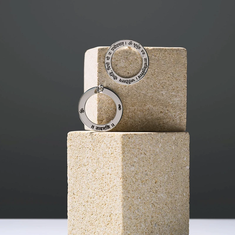 04-00-0439 Серьги Гаятри мантра (Ag 925)